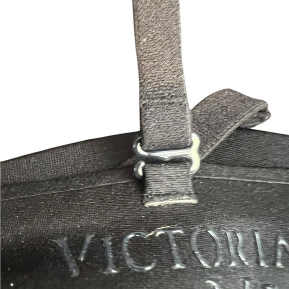 VICTORIA’S SECRET black strapless bandeau bra. The Bench 2-in-1 Strap/less Bra - Picture 6 of 6